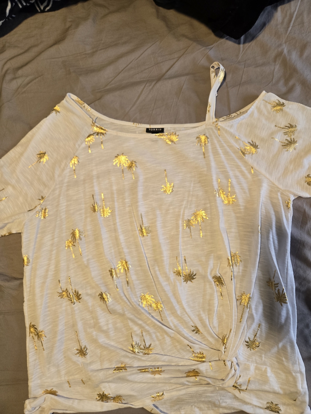 torrid White Short Sleeve Top with Gold Palm Foil